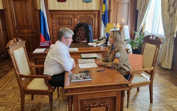 Глава Бурятии встретился с руководителем регионального штаба Российских студенческих отрядов