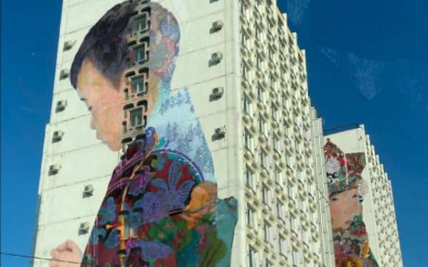 Мурал известного художника украсит здание в центре Улан-Удэ 