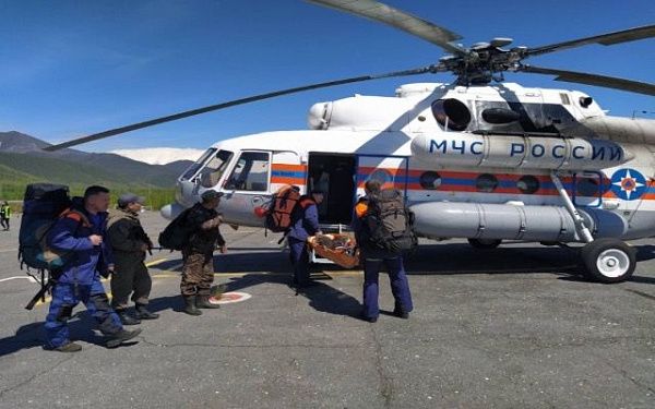В Бурятии вертолетом Ми-8 МЧС России эвакуировано 6 человек из труднодоступной местности 