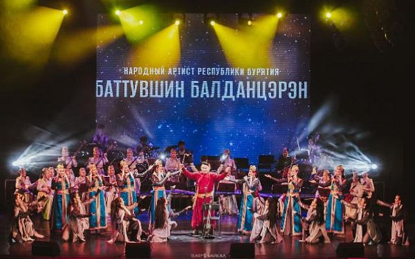 В Улан-Удэ с успехом прошел концерт Баттувшина Балданцэрэн