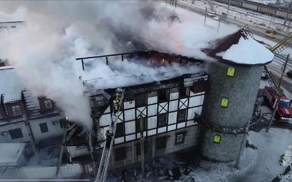  Пожарные локализовали возгорание кафе "Бир хаус" в Улан-Удэ