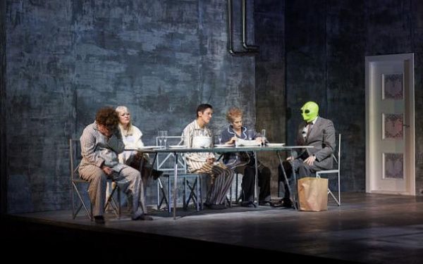 Театр Бестужева покажет «"Шведскую семью" профессора Густафа» зрителям