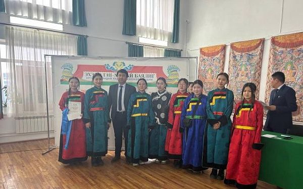 Команды Улан-Удэ и Тункинского района участвовали в конкурсе бурятского языка