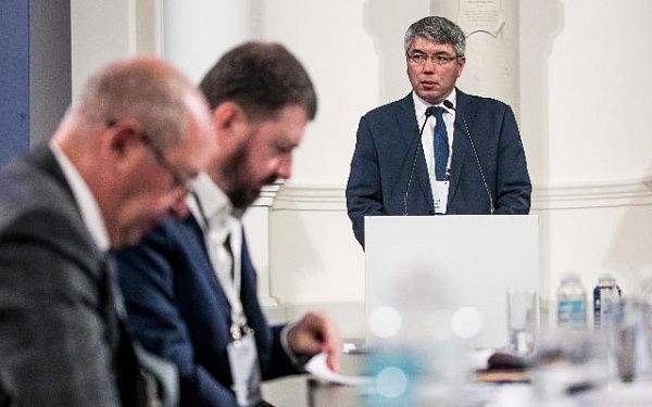 Алексей Цыденов принял участие в семинар-совещании с обсуждением реализации транспортной стратегии России до 2030 года