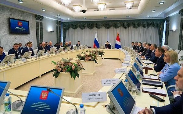 Подготовку регионов ДФО к весенним паводкам и пожарам обсудили на Совете округа