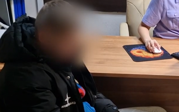 В Иркутске следователи допрашивают 15-летнего подростка, подозреваемого в убийстве сверстника