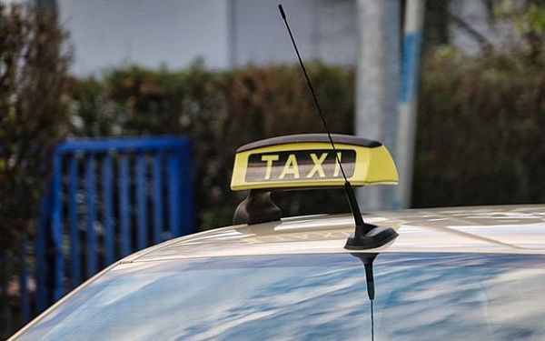 Обманула таксиста