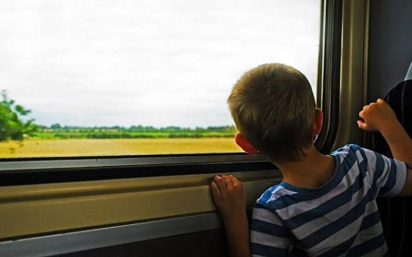 Дети до 7 лет смогут бесплатно ездить в пригородных поездах ВСЖД 