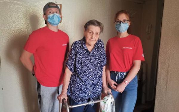 В Бурятии волонтеры акции «Мы вместе» больше года помогают пенсионерке, которая не может выходить из дома