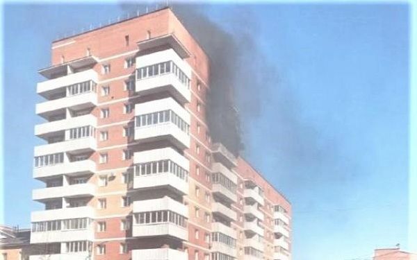 В Улан-Удэ горел балкон многоэтажного дома