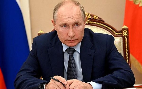 Президент РФ Владимир Путин поднял вопрос финансирования очистных на Байкале на заседании Правительства