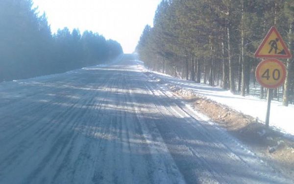 На региональной дороге в Бурятии ведётся борьба со снегом
