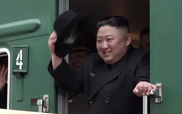 Поезд с лидером Северной Кореи прибыл в Россию 