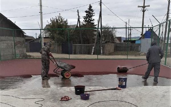 В мкр Степной ТОСовцы строят универсальную площадку для игр в баскетбол и волейбол