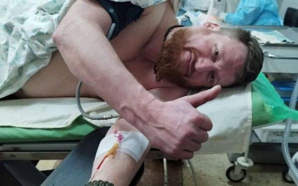 Военный корреспондент Первого канала получил ранение в ногу под Донецком