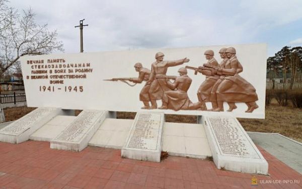 В Улан-Удэ к 9 мая приводят в порядок памятники исторической славы