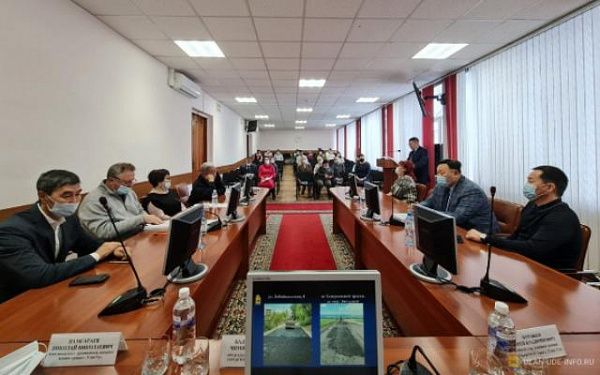 Депутаты горсовета Улан-Удэ провели встречу с администрацией Октябрьского района
