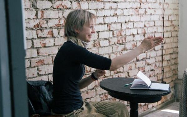 В театре Бурятии работает известная российская писательница 