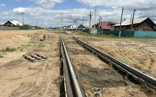 В поселке Исток на улице Снежной приступили к обустройству тротуаров