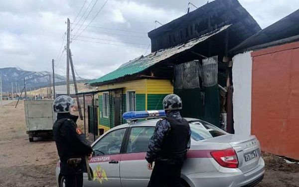 В Бурятии росгвардейцы спасли магазин от пожара