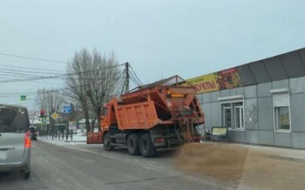 В Улан-Удэ продолжается подсыпка дорог на оживленных улицах