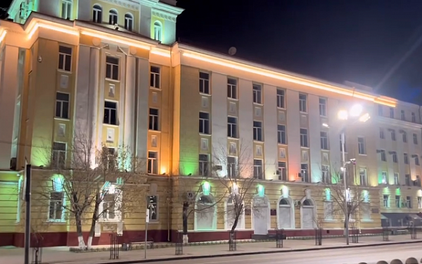В центре Улан-Удэ идет монтаж архитектурной подсветки на фасадах зданий