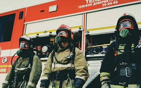 В Улан-Удэ пожарные МЧС России спасли женщину