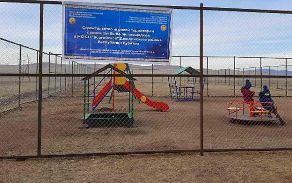 Мини-футбольную площадку открыли в одном из сел Джидинского района