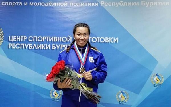 Бурятская спорстменка стала чемпионкой России по вольной борьбе