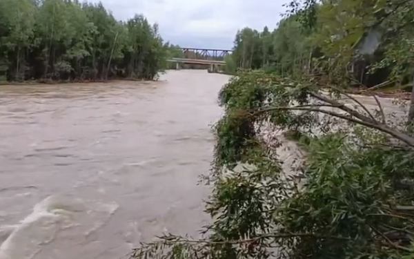 На севере Бурятии уровень воды в реке Холодная снизился