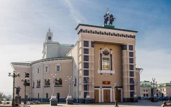 Сегодня артисты Бурятского оперного театра представят в Москве балет "Баргуджин токум"