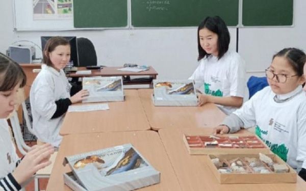 В районе Бурятии дети изучают редкую коллекцию минералов и камней