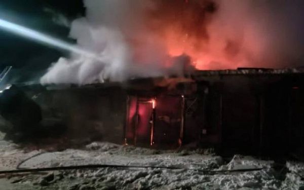 На севере Бурятии сгорели гаражные боксы СТО