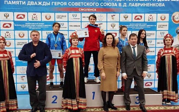 Две борицы Бурятии стали призерами переходного первенства России