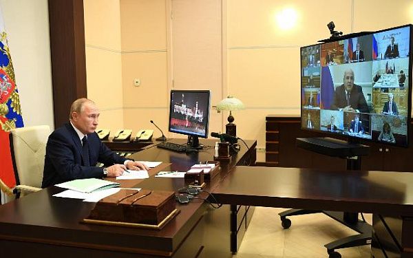 Владимир Путин поручил оперативно выделить 10 млрд рублей регионам на борьбу с COVID-19