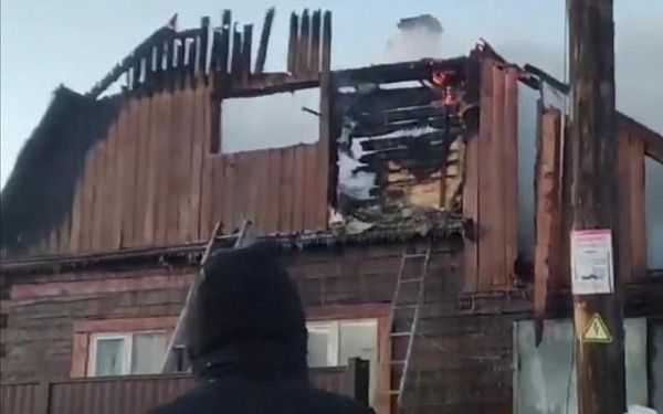 В Бурятии огнеборцы ликвидировали крупный пожар в жилом доме
