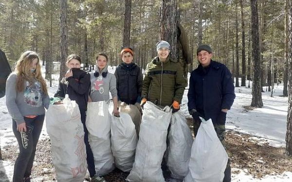 В Мухоршибирском районе юные лесники собрали 300 кг мусора