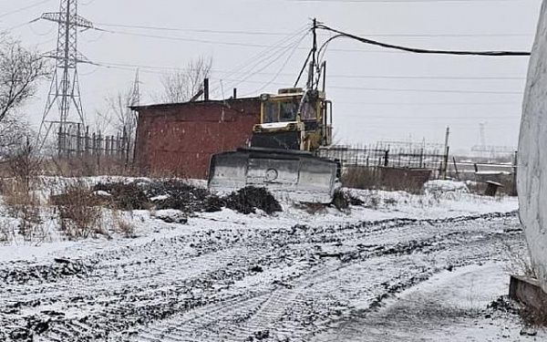 В Улан-Удэ бульдозер насмерть переехал тракториста 