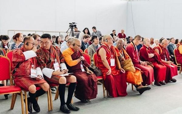 Глава Бурятии приветствовал участников Международного буддийского форума 