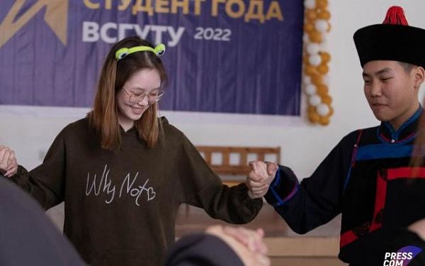 В Улан-Удэ прошел студенческий фестиваль бурятской культуры 