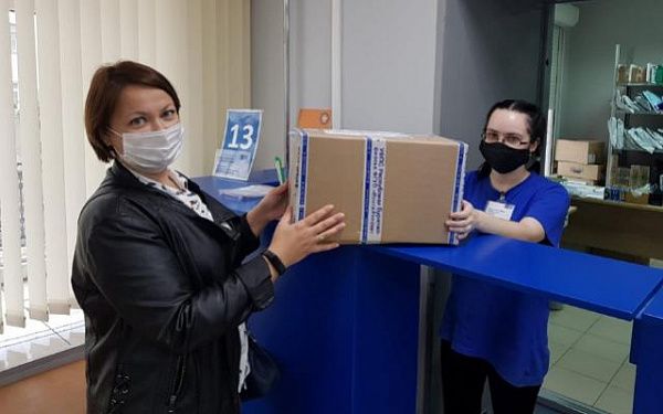 Почта России напоминает жителям Бурятии как правильно оформить посылки к Сагаалгану