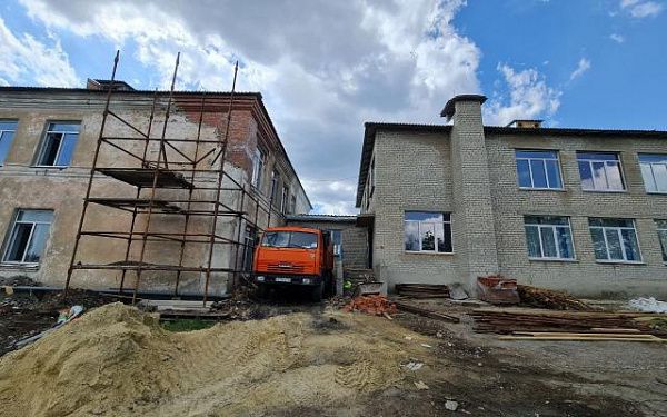 Бурятия завершает восстановление пострадавшей от обстрелов школы в ДНР