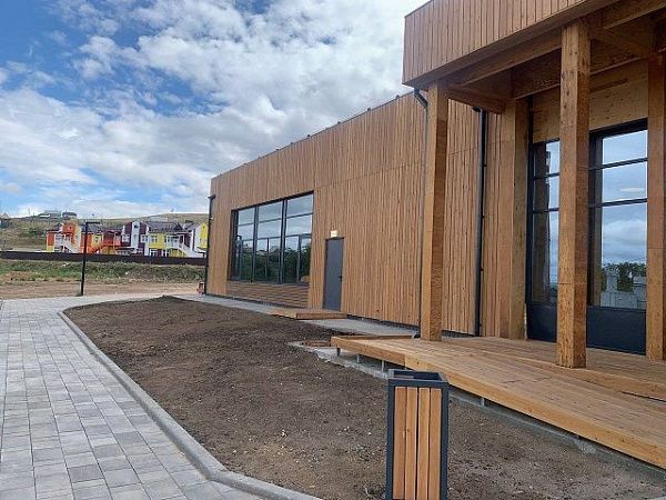 В селе Сотниково завершили строительство всесезонного пространства «Хии Морин»