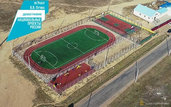 В Тулунже завершено строительство современного мини-футбольного поля с искусственным покрытием и беговыми дорожками