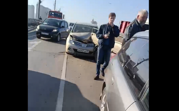 На мосту в Улан-Удэ случилось массовое ДТП
