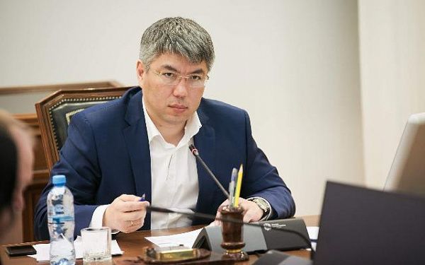 Алексей Цыденов поручил организовать службу доставки продуктов в районах и Улан-Удэ для больных коронавирусом