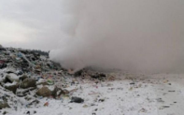 В районе Бурятии третий день подряд горит мусорный полигон