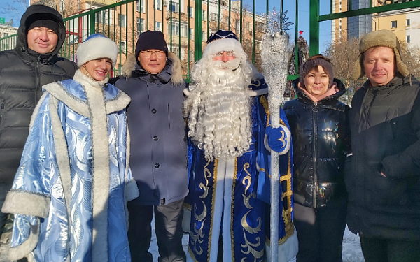 Новый год пришел во дворы жителей Железнодорожного района Улан-Удэ