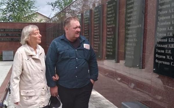Представители туркомпаний Бурятии провели экскурсию для пенсионерки из Владивостока