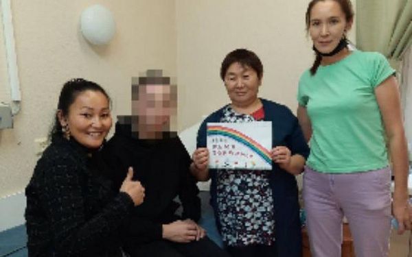Волонтеры из Бурятии обихаживают в московском госпитале воинов-земляков